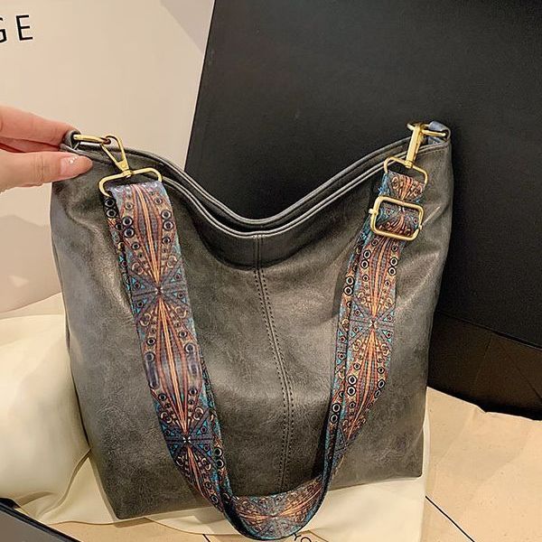 Détail du design élégant du sac Anne™