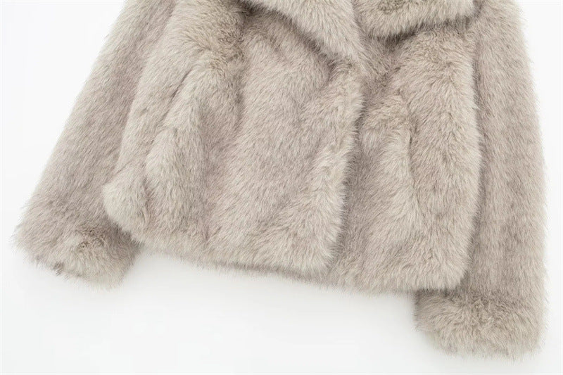 Clara | Cardigan Court en Fausse Fourrure pour un Street Style Élégant et Confortable Rousane