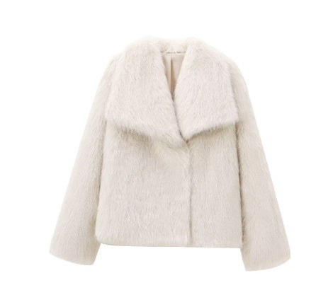 Clara | Cardigan Court en Fausse Fourrure pour un Street Style Élégant et Confortable Rousane