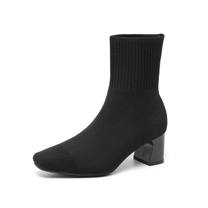 Bottes NEOUS en couleur beige sur fond blanc.