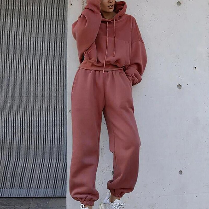Ensemble Lily™ porté pour un look casual chic et moderne.