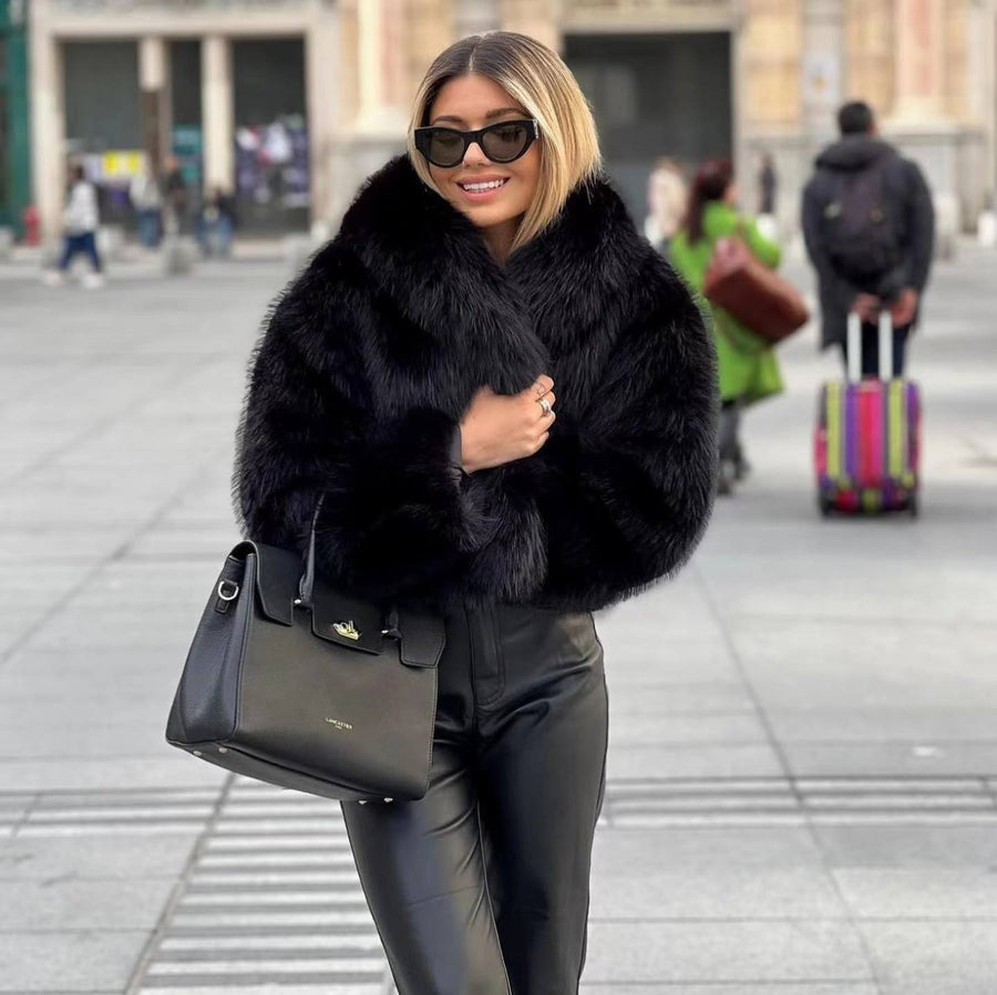 Clara | Cardigan Court en Fausse Fourrure pour un Street Style Élégant et Confortable Rousane