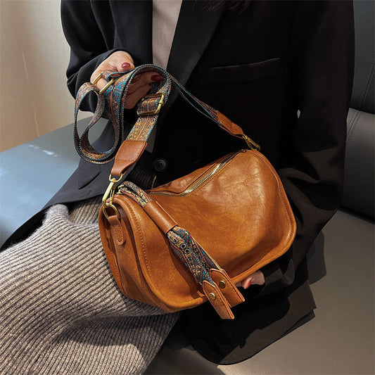 Sac Élégancia™ vue de face avec design rétro chic et détails soignés.