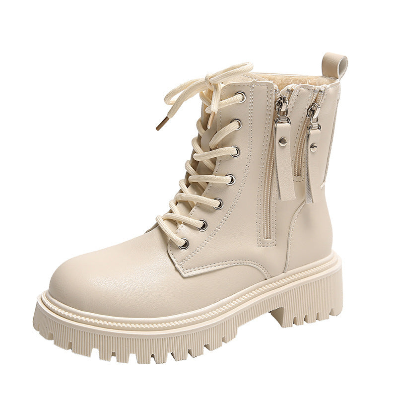 Semelle antidérapante des bottes Martin™ en gros plan.